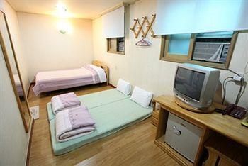 Namsan Gil Hotel Сеул Екстериор снимка