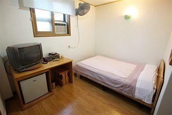 Namsan Gil Hotel Сеул Екстериор снимка